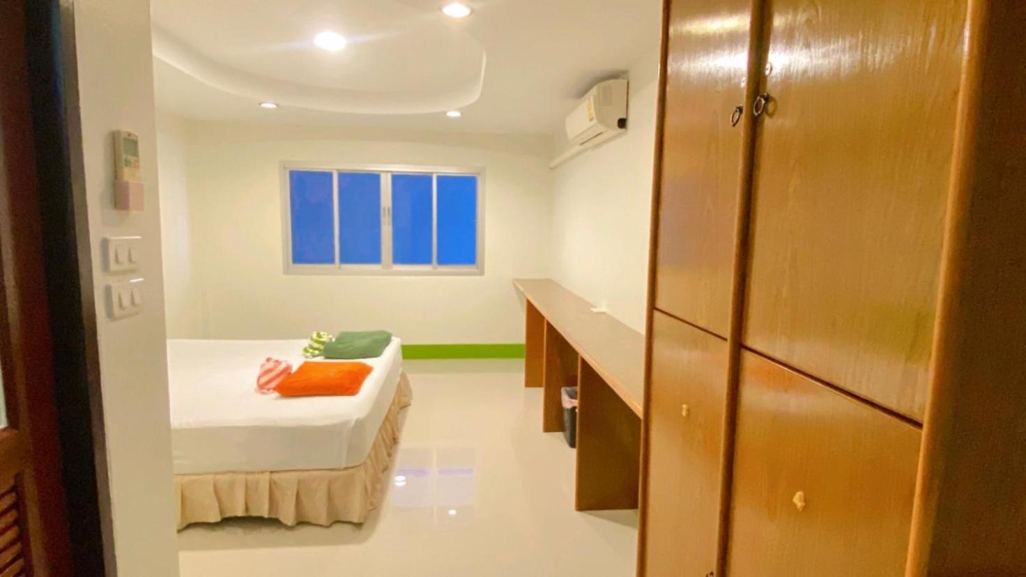 Lotus Hostel Beach Ko Tao Bagian luar foto